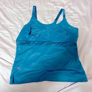 Beautiful shaper top. Elastic waist so it stays in place.